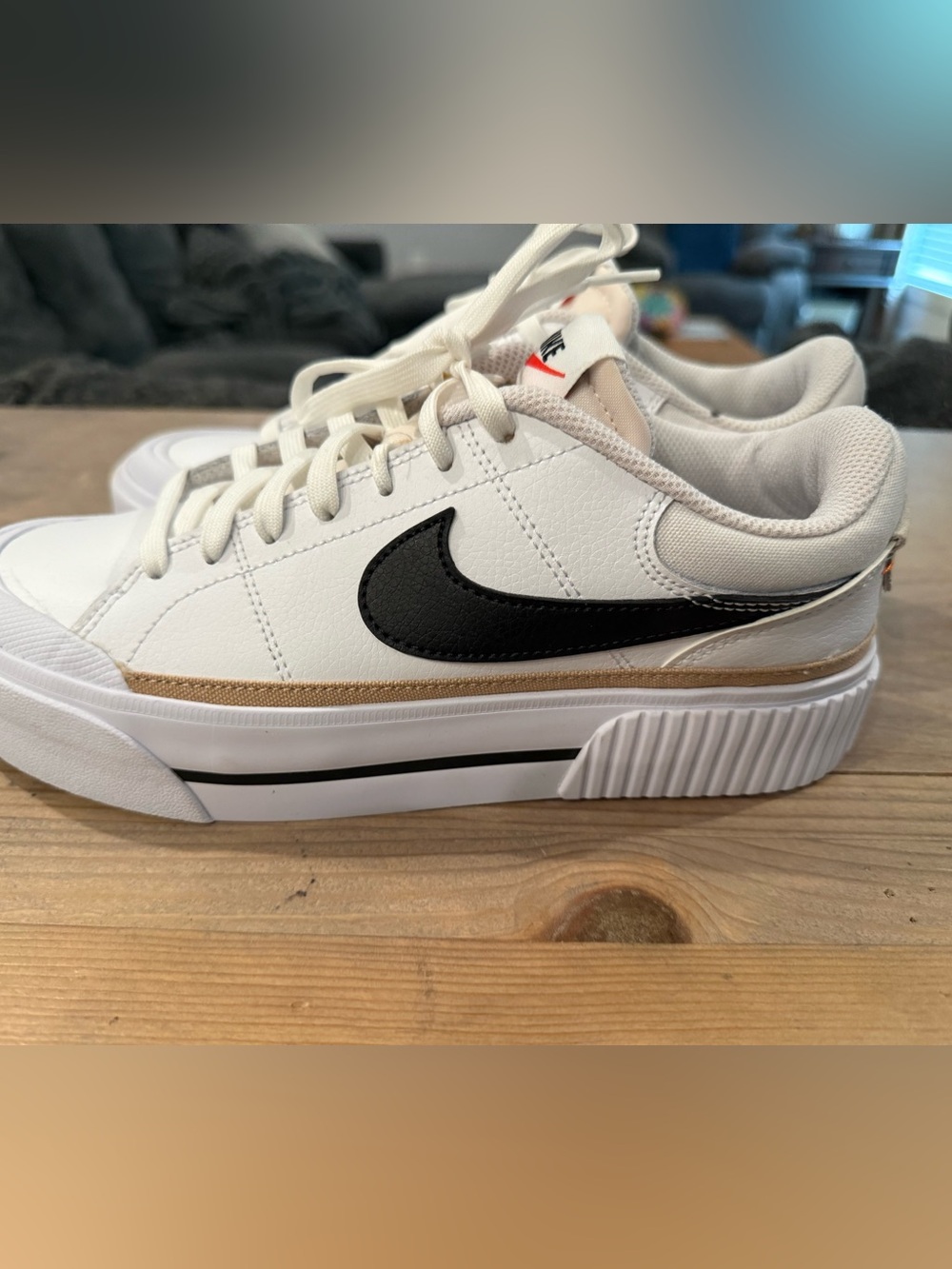 Nike Court Legacy Lift- Women's 8.0 like new